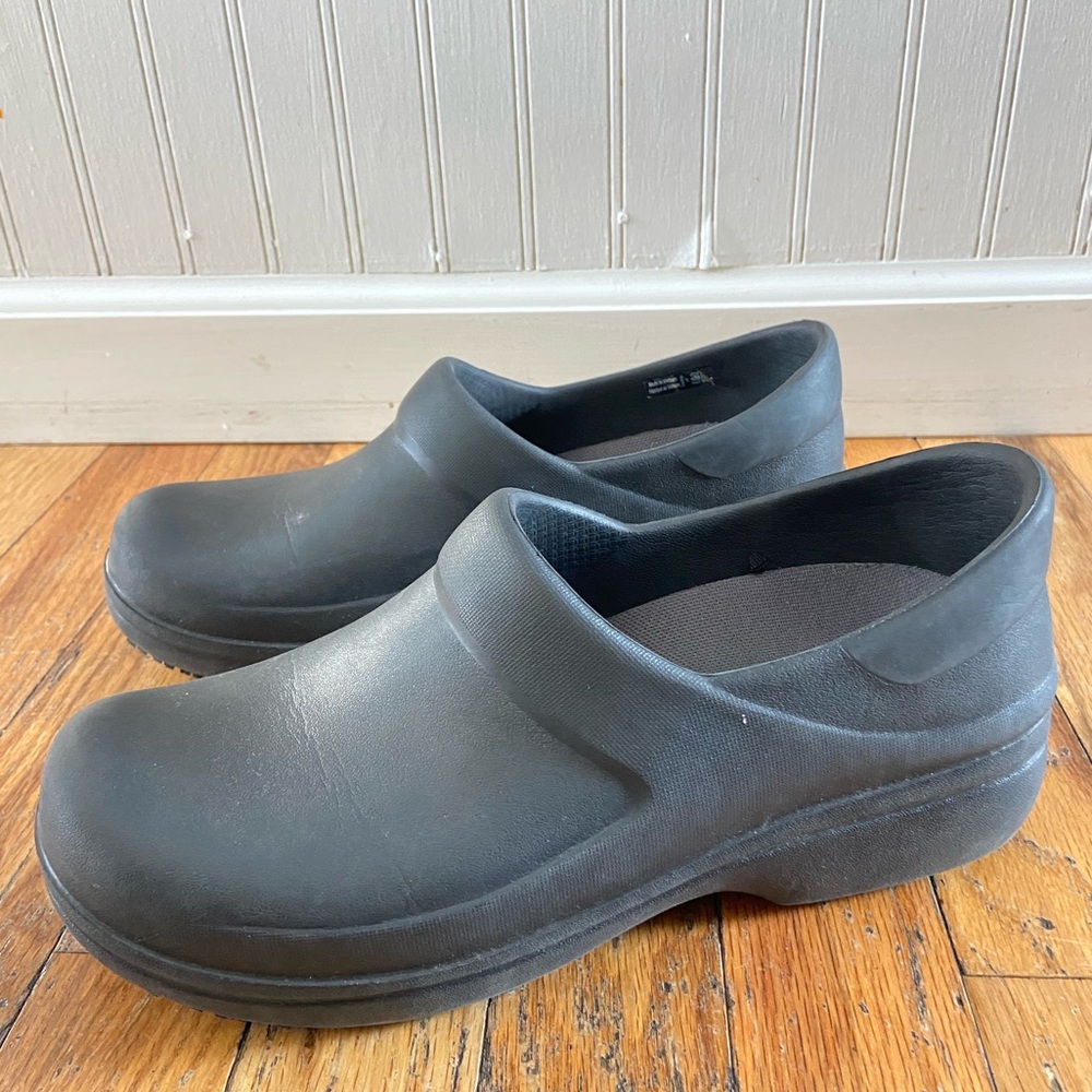 Crocs neria pro work Black Clogs slip resistant size 8
